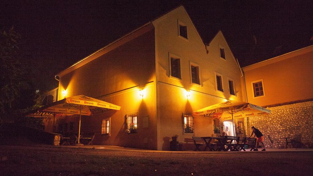 Penzion Zatisi Mikulov Εξωτερικό φωτογραφία